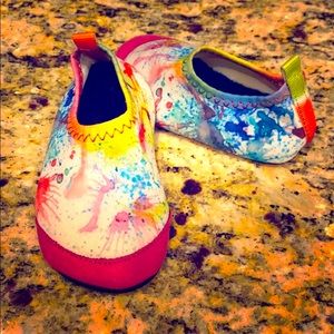 🤩2/$10🤩 Toddler water shoes!